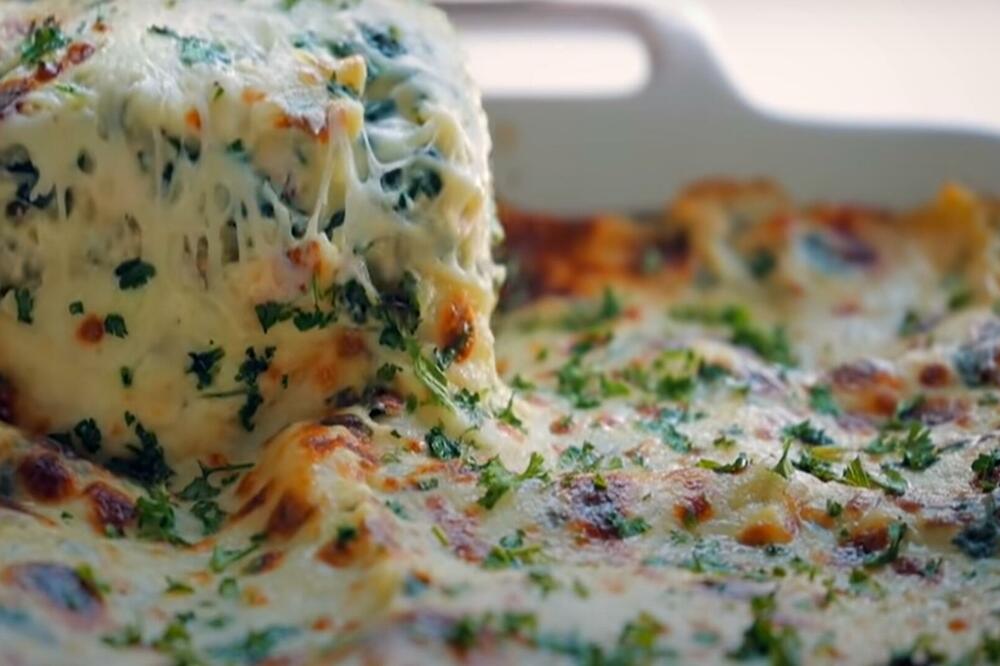 LAZANJE OD OVOG SEZONSKOG POVRĆA JE SVE ŠTO MORATE DA PROBATE DANAS: Neverovatno sočno jelo, sprema se za TILI ČAS