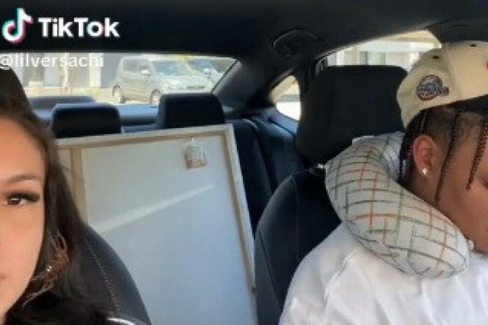 SEDELI SU U KOLIMA I KRENUO JE DA VRIŠTI I DA SE BACA OD PRIZORA: Nije mogao da se smiri i IZAŠAO IZ AUTA (VIDEO)