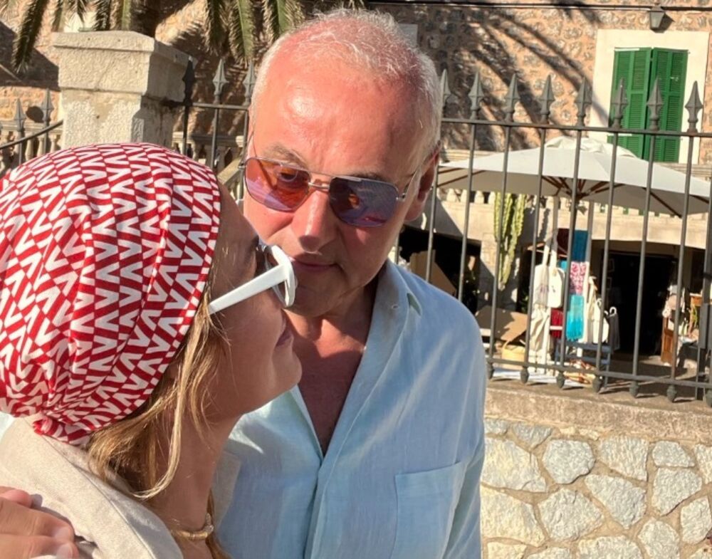 Od 2014. godine je u brak sa poznatim biznismenom Branislavom Grujićem