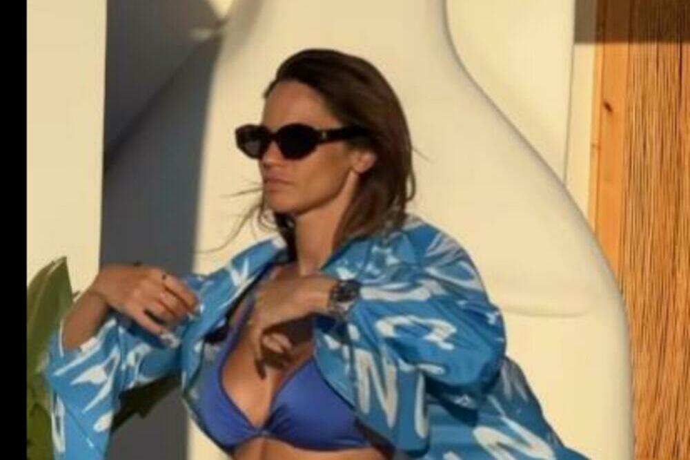 KAKVA JE BOMBA DANIJELA DIMITROVSKA! Manekenka objavila fotku u BIKINIJU, trebaća VAM ŠEĆER I VODA (FOTO)