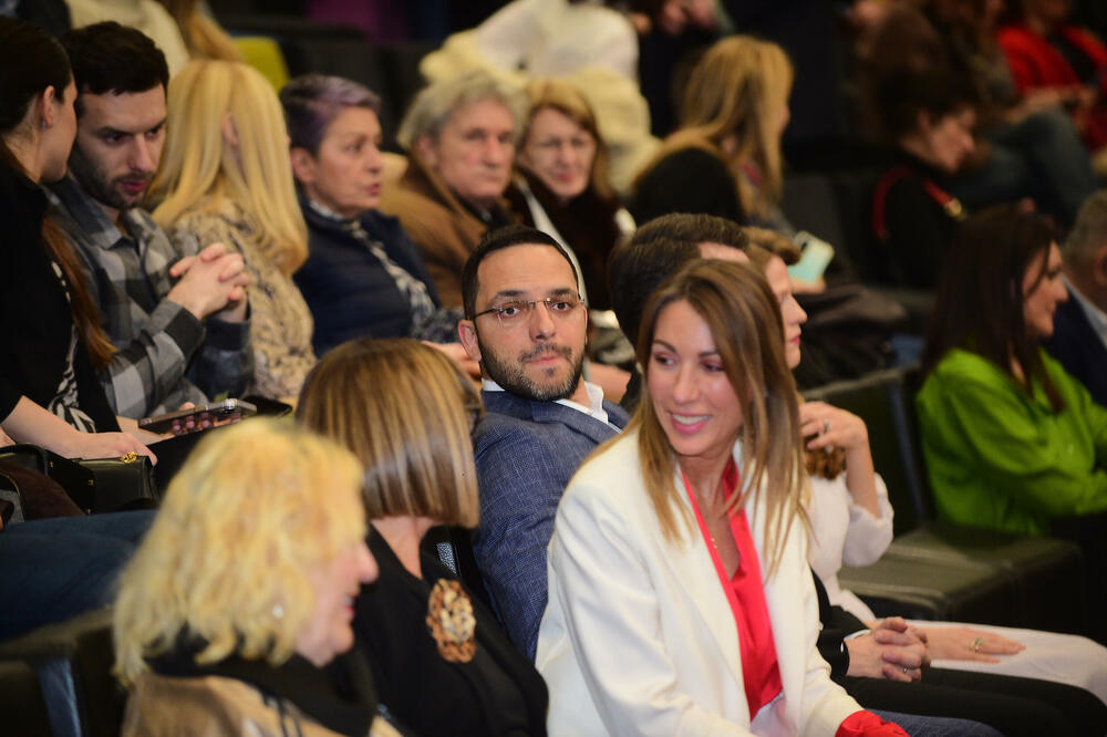 KIDNAPOVALI JE ALBANCI, HTELA DA IDE U HOLIVUD, OPUŠTA JE KAFANA: Ko je ministarka Dubravka Đedović?