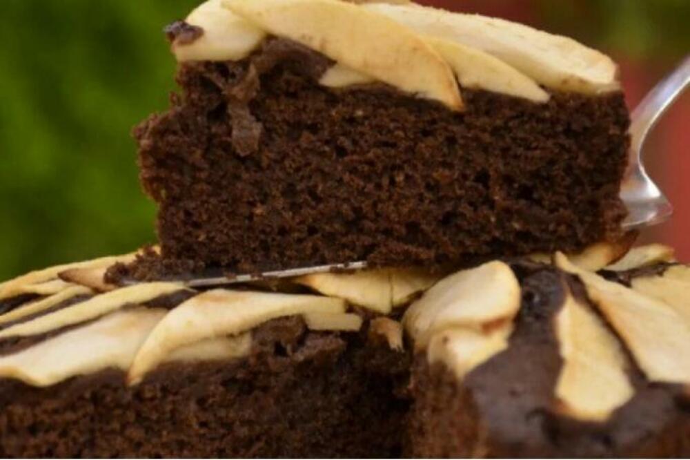 POSNI KOLAČ SA JABUKAMA ZA SVAČIJI UKUS: 1 tajni sastojak čini ga POSEBNO SOČNIM i sprema se vrlo lako (RECEPT)