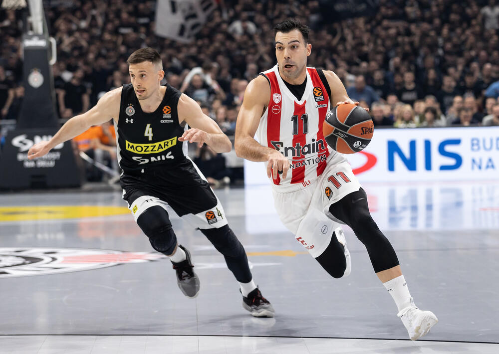 Kostas Slukas na utakmici Partizana i Olimpijakosa