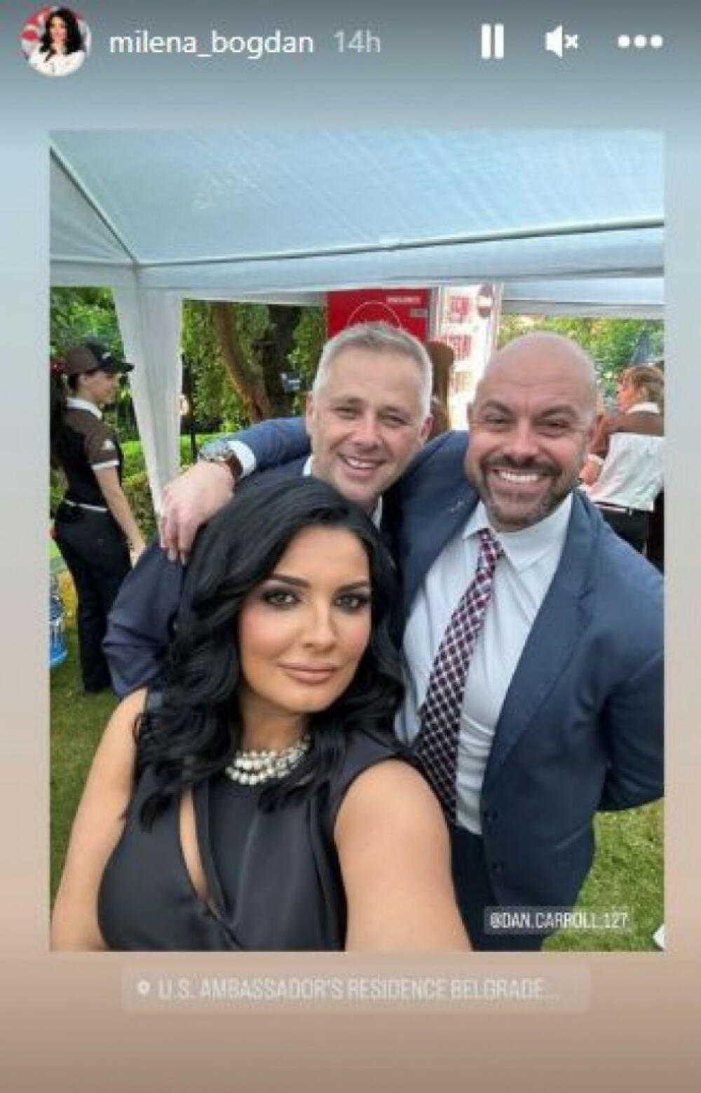 Milena Popović u muškom društvu