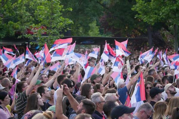 ZAVRŠEN 12. PROTEST "SRBIJA PROTIV NASILJA": Okupljanje POČELO ispred Skupštine