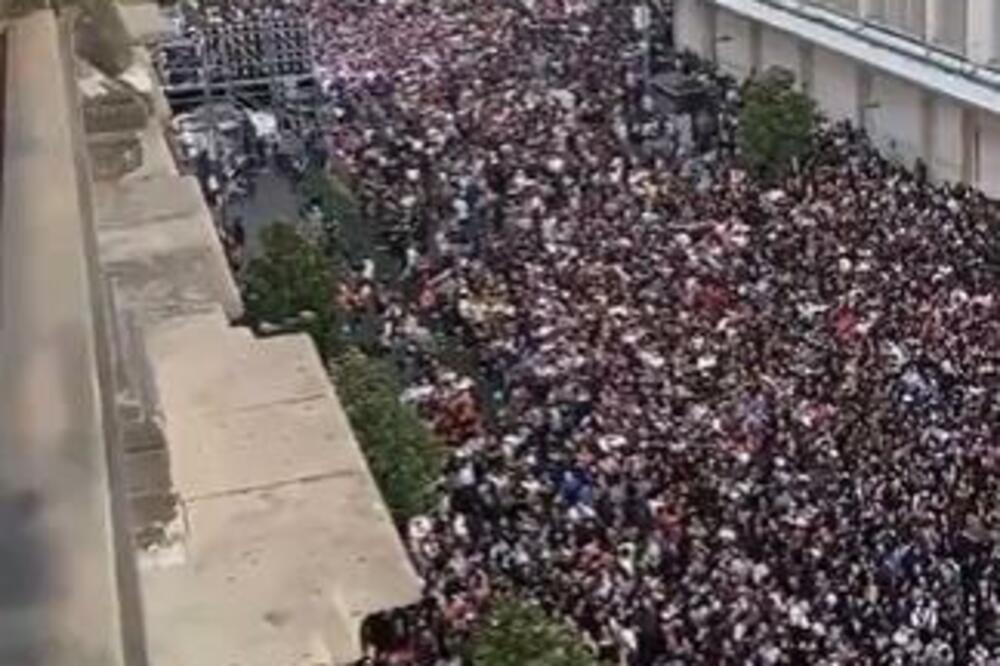 SNIMAK PROTESTA U FRANCUSKOJ: Reke ljudi se slivaju niz ulice (VIDEO)