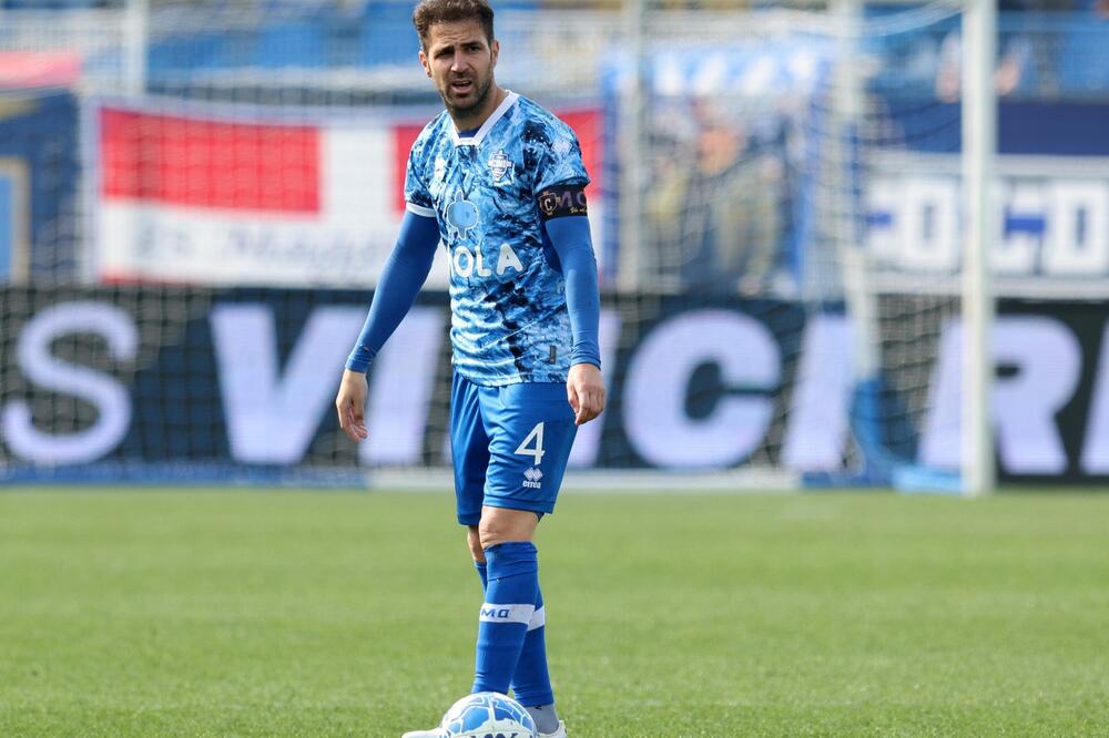 LEGENDARNI SESK FABREGAS OBJAVIO KRAJ KARIJERE! Osvojio je sve sem jednog trofeja (VIDEO/FOTO)