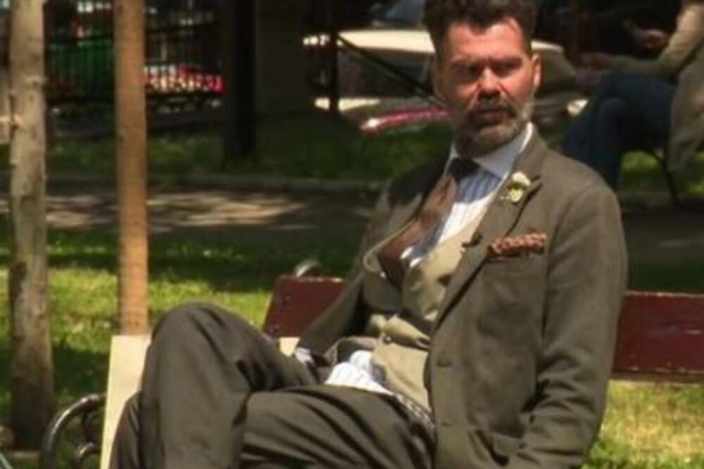 NEKADA BLISTAO NA BINI, DANAS TRAŽI HRANU U KONTEJNERU: Sudbina beskućnika Dendija će vas ZAPREPASTITI!