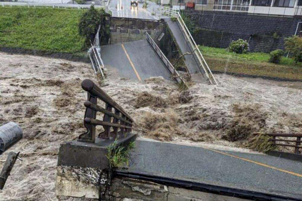 APOKALIPSA U JAPANU, EVAKUISANO 360.000 LJUDI: Prefektura Kumamoto na UDARU, kraj se ne NAZIRE (FOTO)