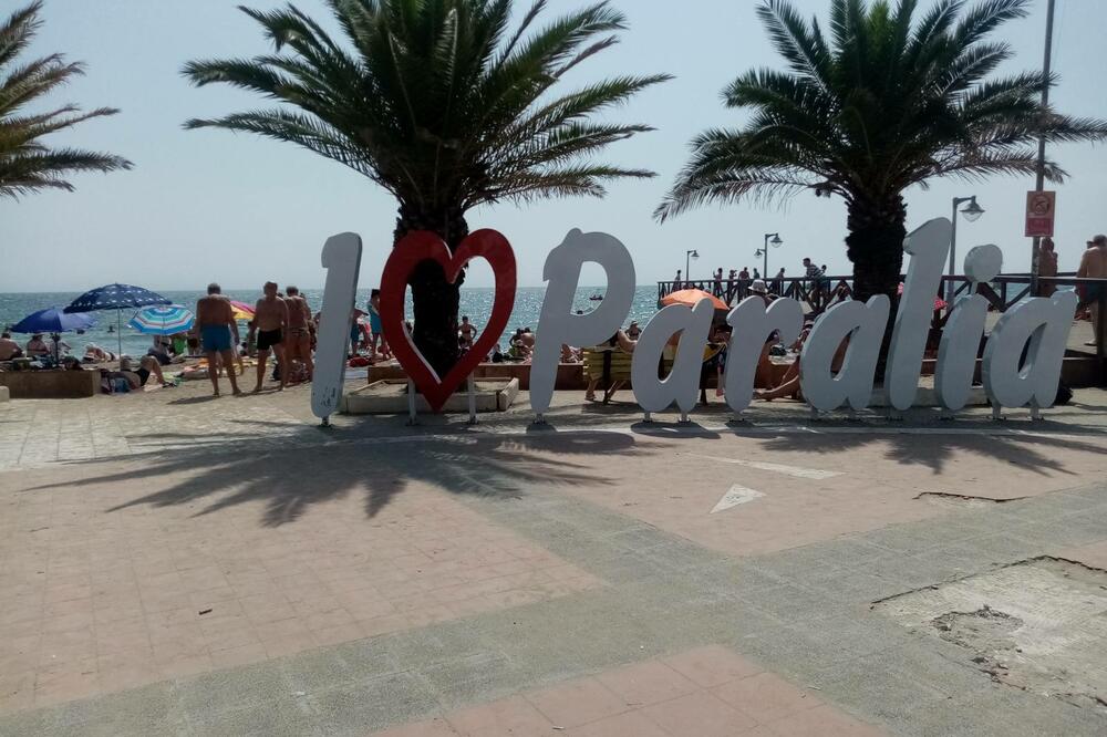 GRČKA POVEĆALA TAKSE, EVO KOLIKO KOŠTA NAJJEFTINIJI I NAJSKUPLJI SMEŠTAJ: Nove cene objavljene