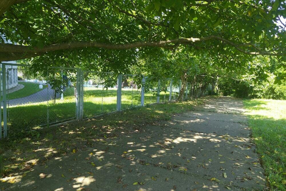 "NISU MOGLI DA SE POMERE": Stanovnici Čukarice izneli DETALJE krvavog PIRA koji se sinoć desio! (FOTO)