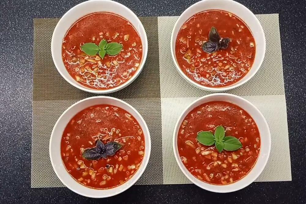 ČUVENI ŠPANSKI GASPAĆO: Hladna PARADAJZ ČORBA koja će vas KUPITI ZA SVA VREMENA, nema uključivanja ŠPORETA (RECEPT)