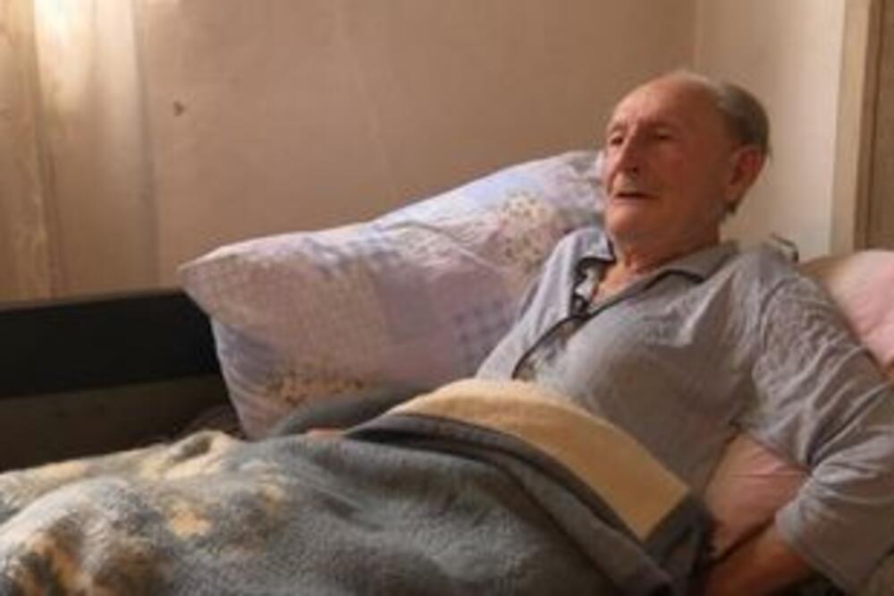 BIVŠI DIREKTOR VLASTIMIR JE PREMINUO U NAJVEĆOJ BEDI: Živeo bez vode i KUPATILA, niko nije hteo da mu POMOGNE!