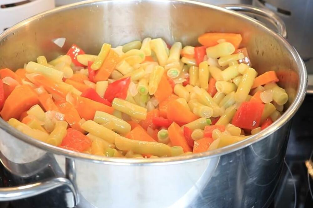 CAKU ZA BORANIJU MORATE DA ZAPIŠETE ODMAH: Biće UKUSNIJA samo ako u nju DODATE 1 SASTOJAK