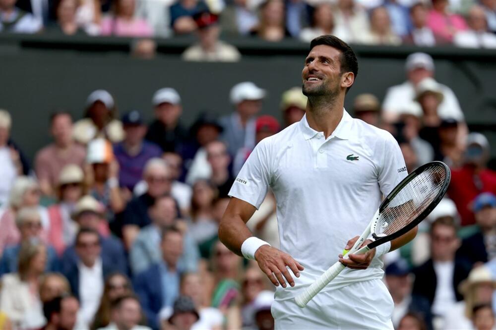 "DUNITE DA SE ŠTO PRE OSUŠI!" Novak se šali, ne smeta mu prekid (VIDEO/FOTO)