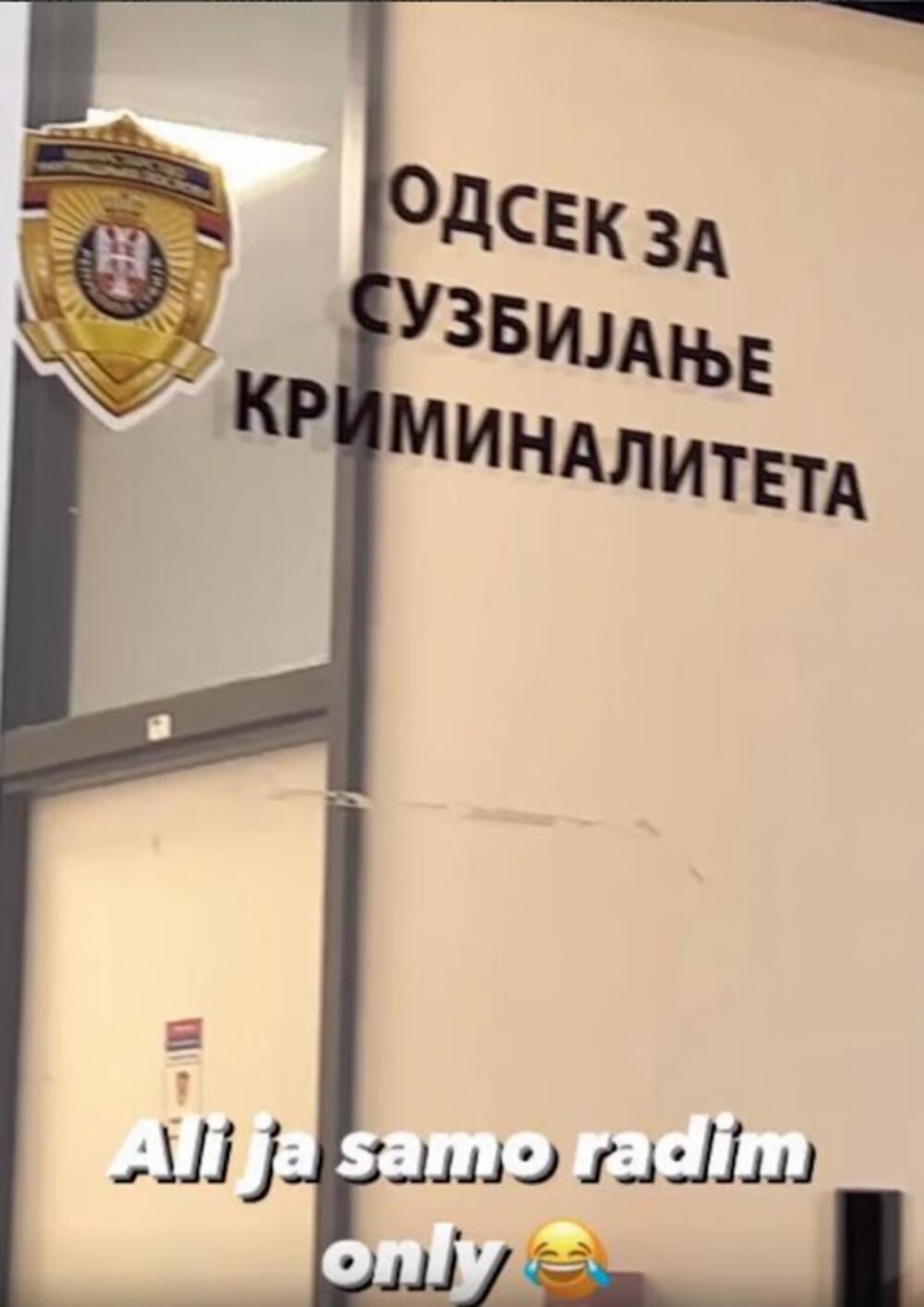 Starleta i učesnica domaćih rijaliti programa Anđela Veštica podelila je na Instagramu fotografiju iz policijske stanice