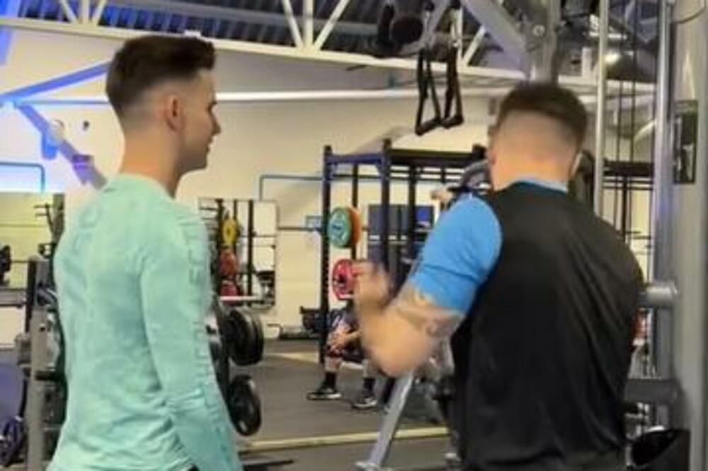 IZBACILI SU GA IZ TERETANE U KOJOJ DUGO TRENIRA JER JE "GLEDAO" U ŽENE: Jedna je prišla i žestoko OPLELA PO NJEMU