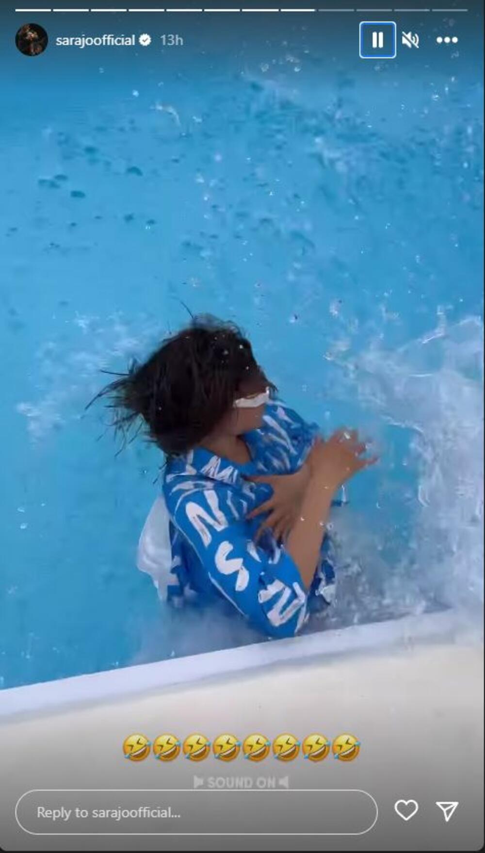 Sara Jo i pad na bazenu