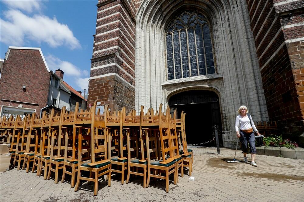 POGLEDAJTE ŠTA RADE SA CRKVAMA U BELGIJI: Evo u šta su PRETVORENE, pa zar im ništa nije SVETO? (FOTO) (VIDEO)