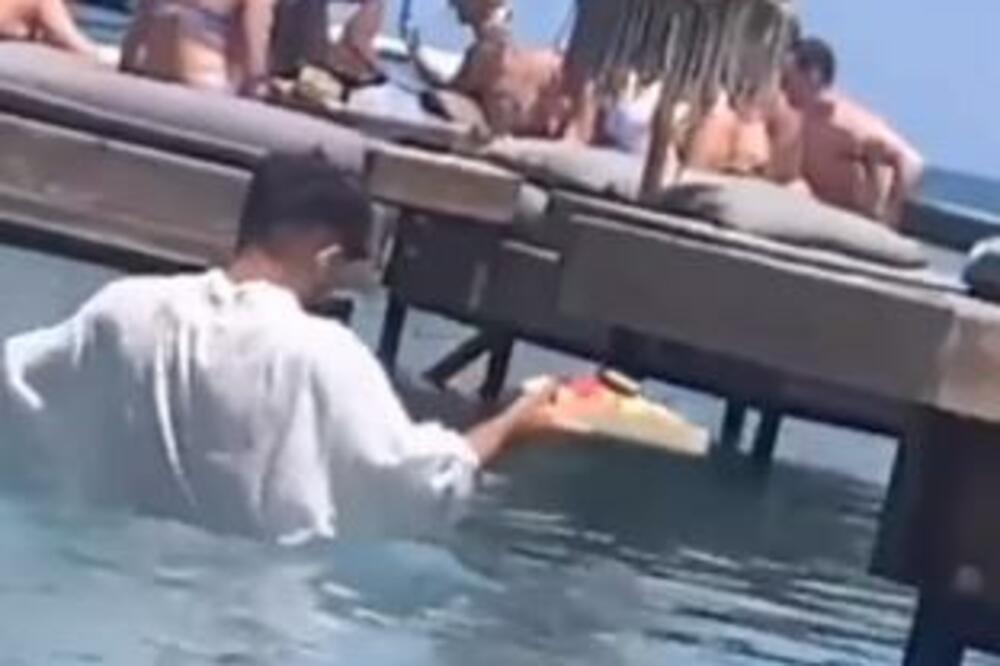 "ŽALOSNO, PONIŽAVAJU ČOVEKA IZ BAHATOSTI": Snimak mladog KONOBARA iz Grčke RAZBESNEO Balkance, SRAMOTA! (VIDEO)