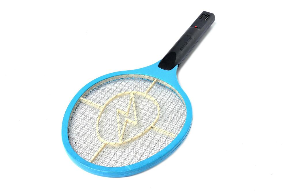 REKET KOJI ĆE VAS SPASITI: Jednim potezom se odbranite od insekata i komaraca!