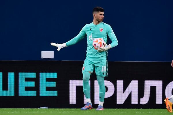 AU, KAKVA ODBRANA: Čudesna intervencija Omrija Glazera! (VIDEO)