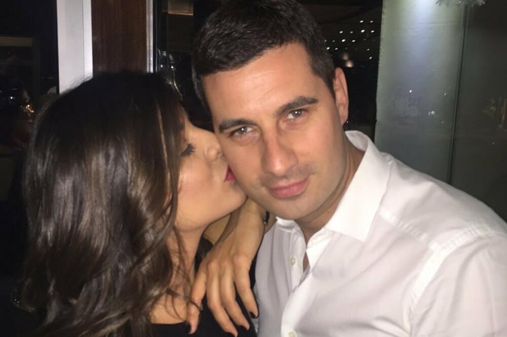 ISPLIVAO PRIVATNI SNIMAK POZNATOG PARA, SVE PUCA OD STRASTI! Više puta ćete pogledati ovaj VIDEO