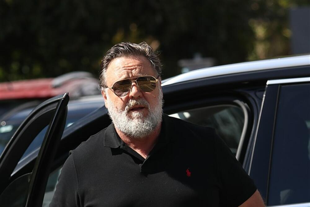 ŠTA SE DEŠAVA? Poznati GLUMAC ide u PENZIJU?