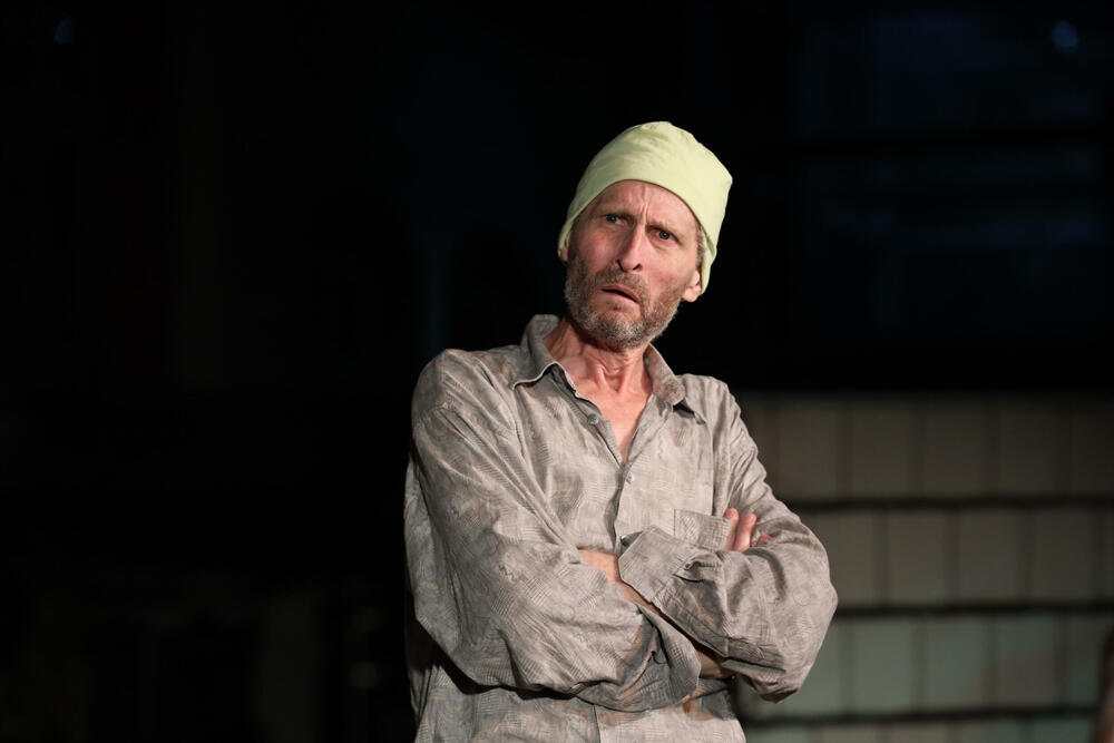 Sa suprugom Majom je dobio četvoro dece