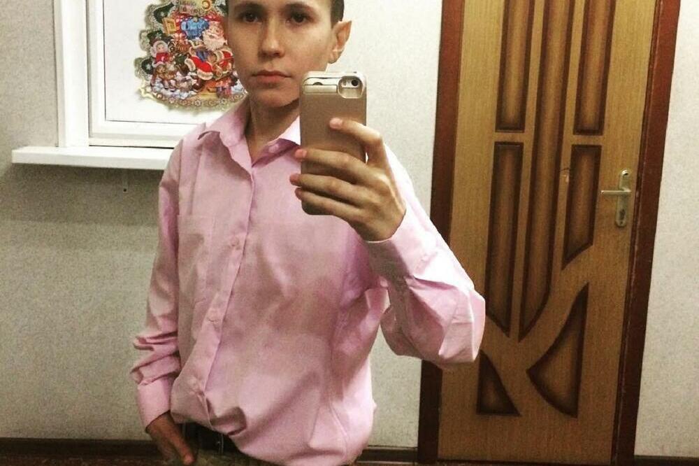 NIKADA NE BISTE MOGLI DA POGODITE KOLIKO DENIS IMA GODINA: Kada pokaže izvod iz matične knjige rođenih svi ZANEME