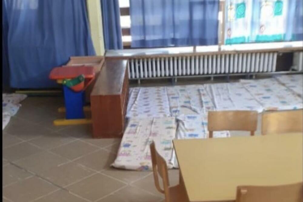 "DECA NAM U VRTIĆU SPAVAJU NA PODU": Roditelji VAN SEBE OD BESA zbog odluke rukovodstva obdaništa (FOTO)