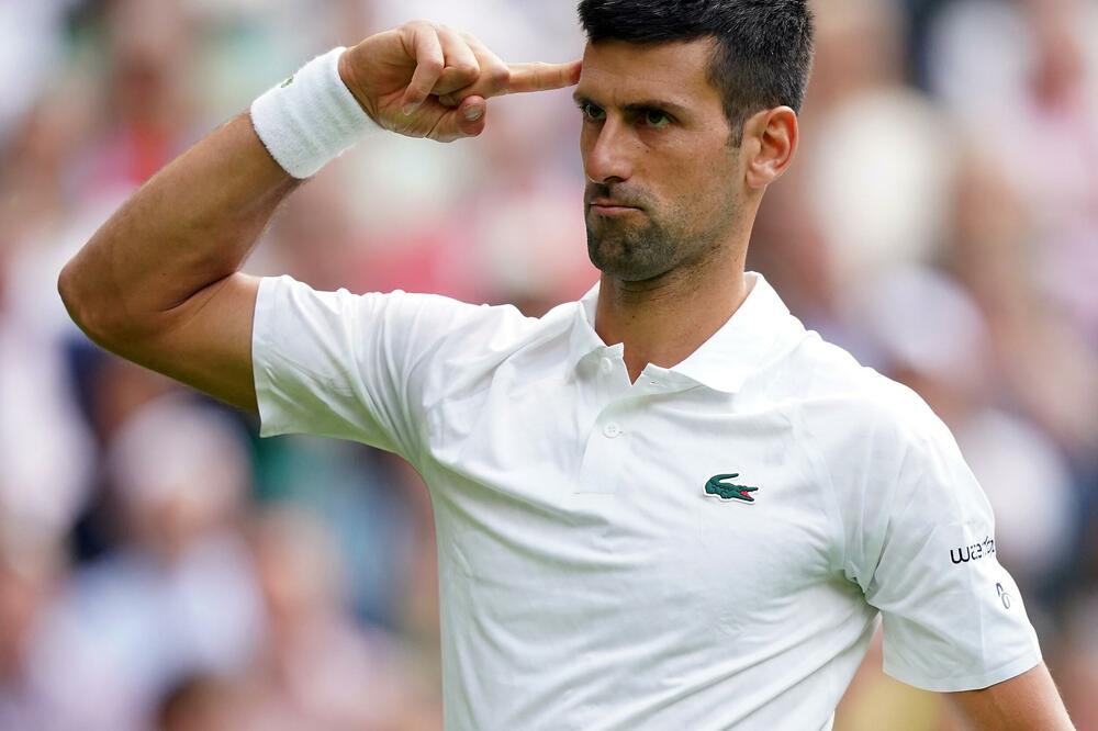 OVO NOVAK ĐOKOVIĆ PIJE UMESTO OBIČNE VODE SVAKI PUT: To mu daje NADLJUDSKU SNAGU, tek da čujete šta radi ZDRAVLJU