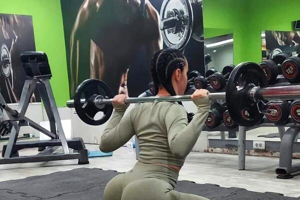 VLASNICA NAJJAČE POZADINE U SRBIJI PROGOVORILA: Muškarci hteli OVO da joj rade na nastupu, ONA IH ODUVALA