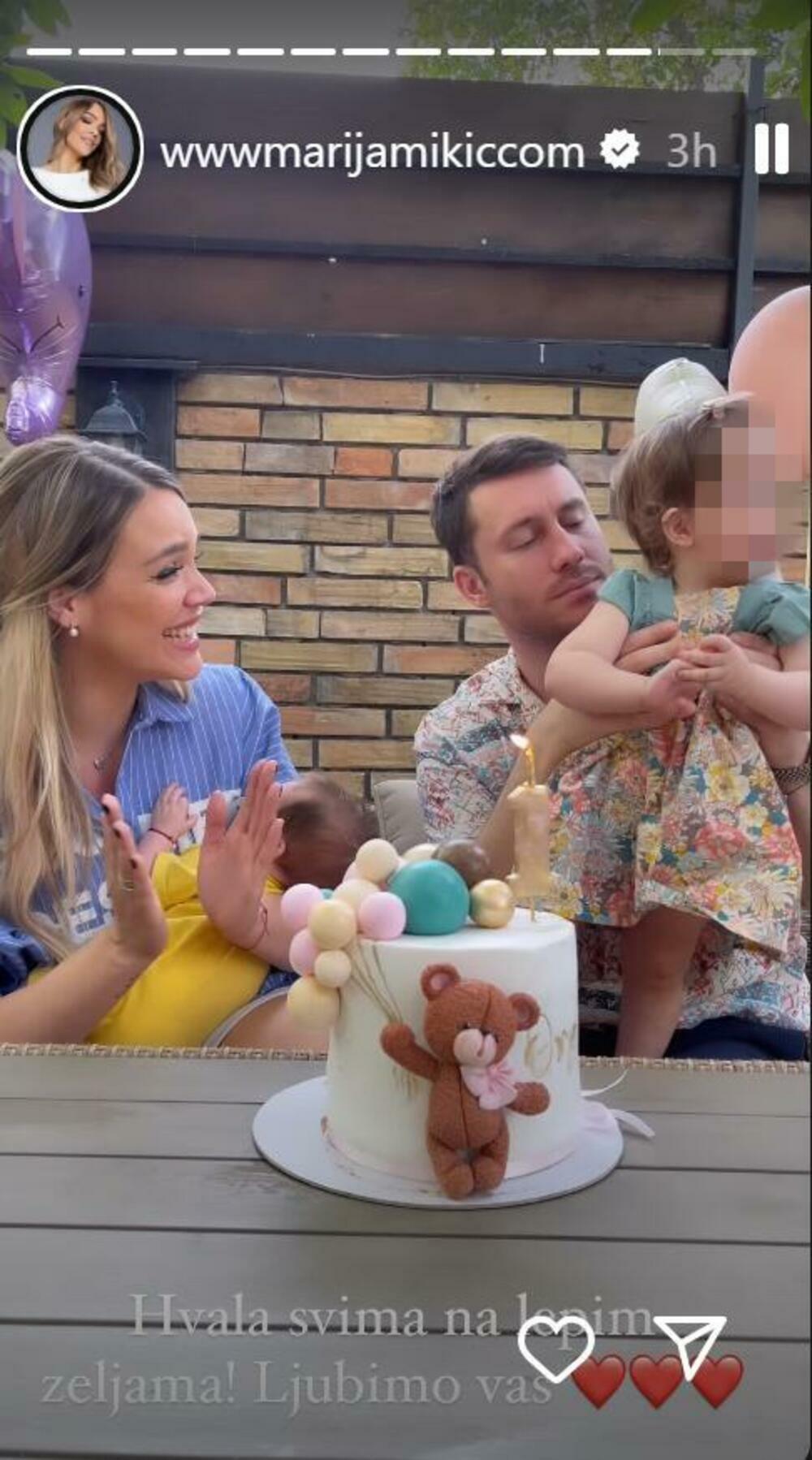 Marija Mikić sa porodicom