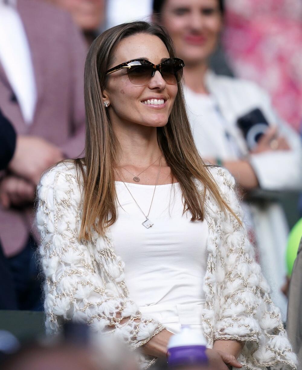 Odiše elegancijom i prefinjenošću.