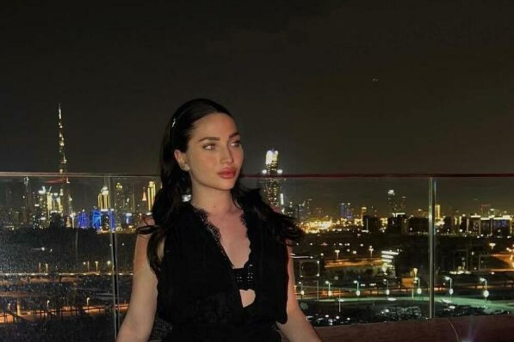 NAJBOGATIJA SRPSKA TINEJDŽERKA PROSLAVILA 18. ROĐENDAN: Majku MOĆNICU joj SVI znate, KAO LUTKA IZ IZLOGA