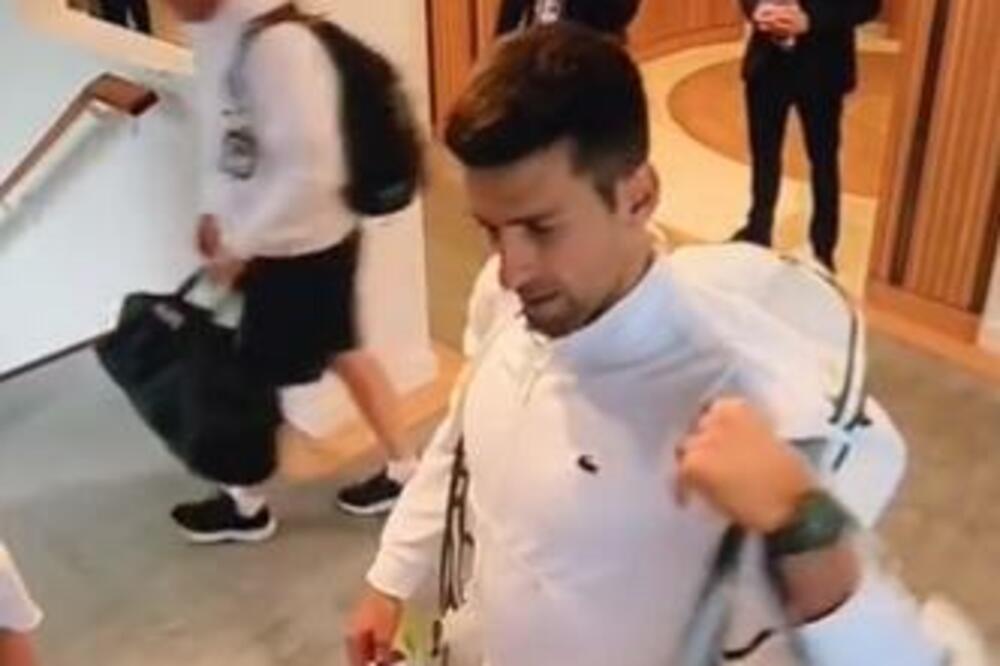 BURAN RAZGOVOR NOVAKA I JELENE ĐOKOVIĆ KOJI SE NIJE ČUO U PRENOSU: "Jesi meni govorio da sednem?" (VIDEO)