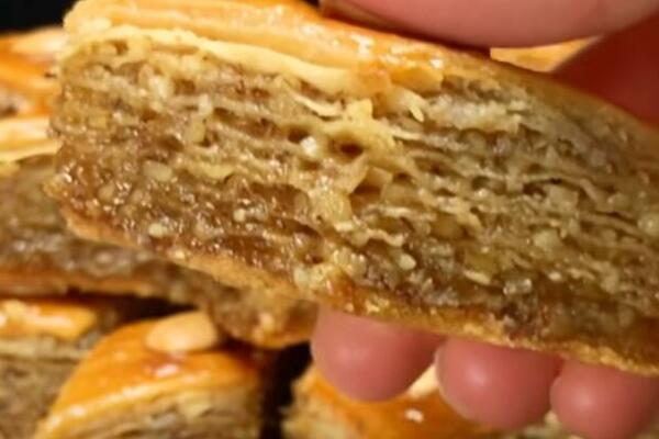 CELA JUGA JE ZNALA ZA OVAJ RECEPT NAPAMET, NEMA KO JE NIJE SPREMAO I JEO: Đul-pita koju će cela porodica TAMANITI