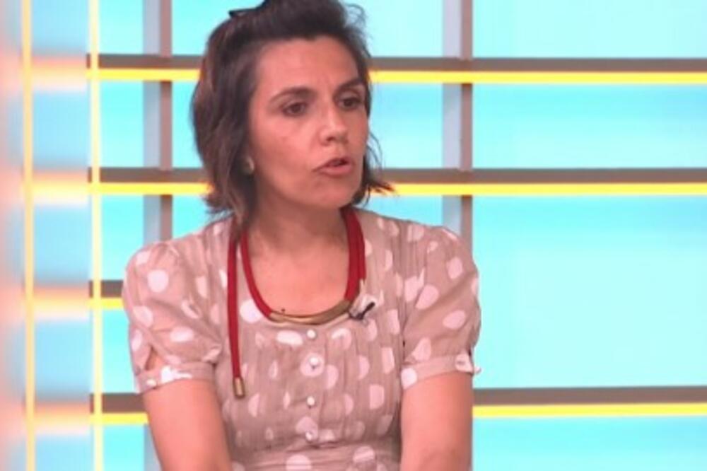 CRVENILO, OTOK, HEMATOM, PA I TEMPERATURA: Doktorka objasnila šta se dešava kad vas UBODE "KLINTONKA"