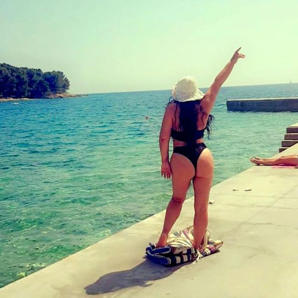 Stoja pokazala zavidnu liniju