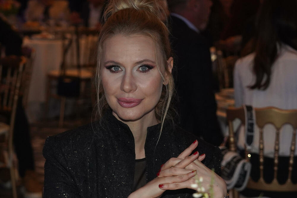 POTRESNA ISPOVEST BILJANE OBRADOVIĆ O TUMORU PANKREASA: Voditeljka bolest KRILA OD SVIH, nije mogla da HODA