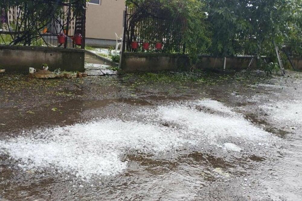 GRAD VELIČINE GRAŠKA ZASUO SRPSKI GRAD: Led se BRZO nakupio, meštani svedočili NEVREMENU (FOTO)