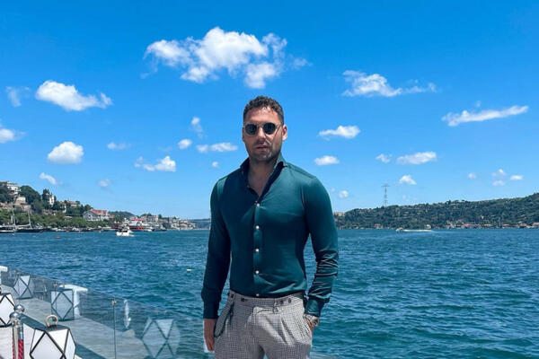 DUŠKO TOŠIĆ U DUBAIJU NIJE SAM, OTKRIVENO KO MU PRAVI DRUŠTVO: Karleuša ODMAH REAGOVALA na ove FOTKE