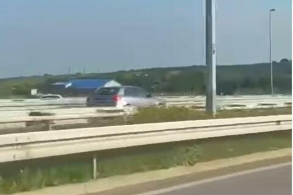 POTENCIJALNI UBICA NA PUTU: Usnimljeno još jedno DIVLJANJE na srpskim putevima, LJUDI PRESTRAVLJENI (VIDEO)