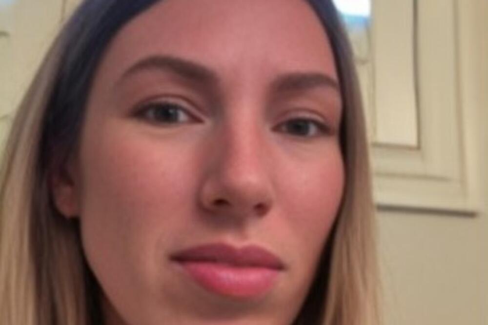 UŠLA U KUPATILO SVOG NOVOG DEČKA, PA ZANEMELA OD PRIZORA: Svi joj savetovali da BEŽI, da li se SLAŽETE? (VIDEO)