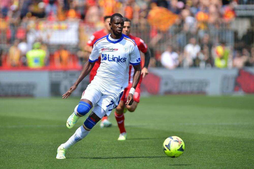 Asan Kesej u dresu Lećea