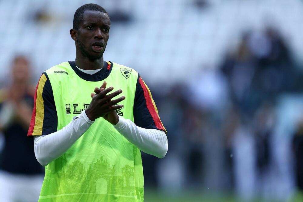 Asan Kesej u dresu Lećea