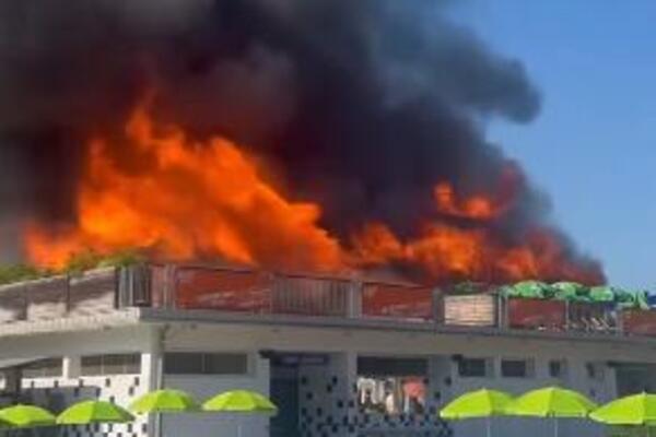 VATRA PROGUTALA SLOVENAČKE TERME: Više od hiljadu kupača bilo u bazenu u trenutku požara, hitno evakuisani! (VIDEO)