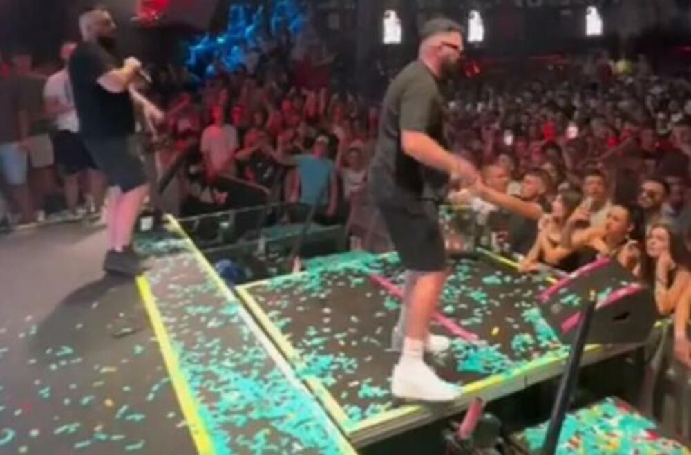 Buba i Jala na nastupu