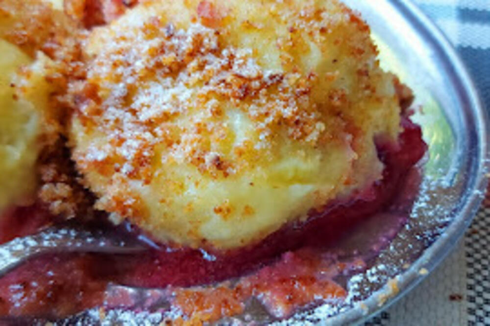 Miris i ukus vraća u detinjstvo: Recept za knedle sa šljivama koji osvaja sve generacije, vredi probati